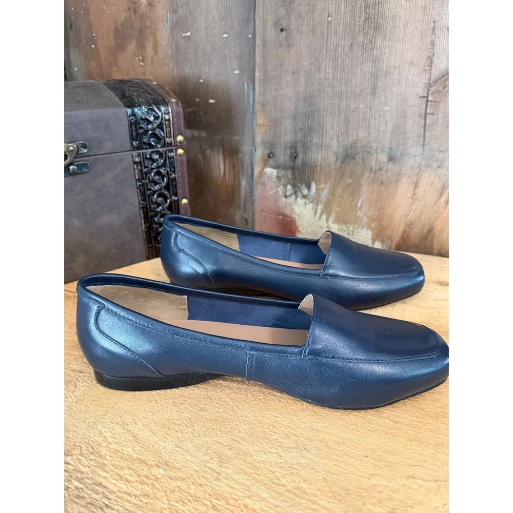 ARRAY Women's Navy Blue Leather Loafers Flats Size 9W Wide Slip On Comfort Shoes